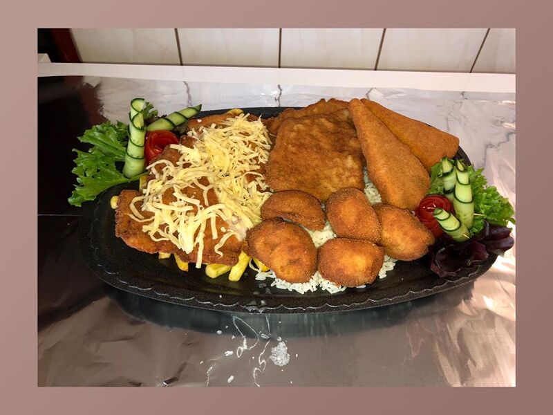 4 személyes tálak előrendelhetőek!
Tökéletes választás rendezvényekre, szülinapokra, ballagásra, családi összejövetelekre! 