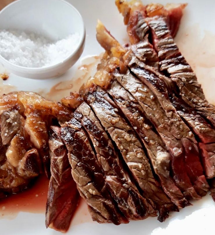 A la piedra o a la parrilla, carnes rojas gallegas.