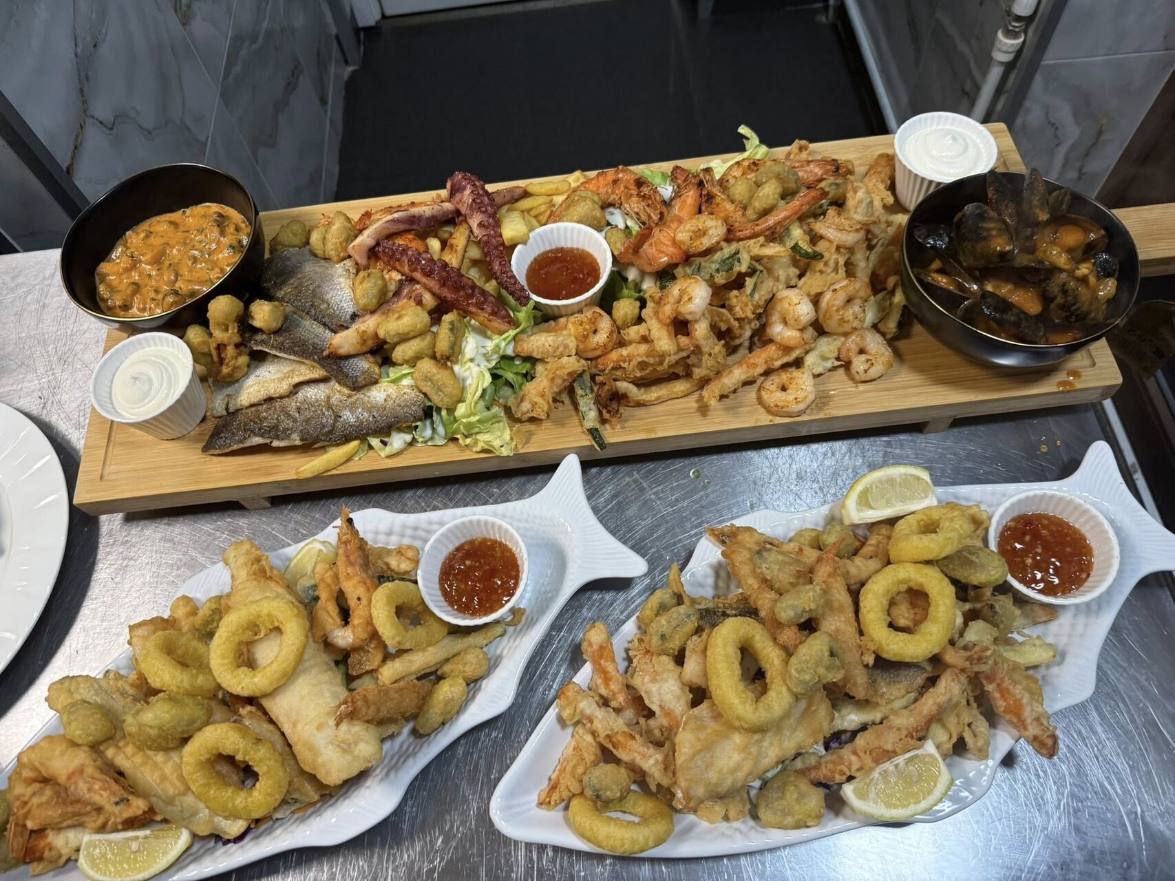 Platoul nostru cu fructe de mare și pește