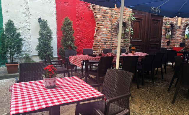 Przestronny ogródek