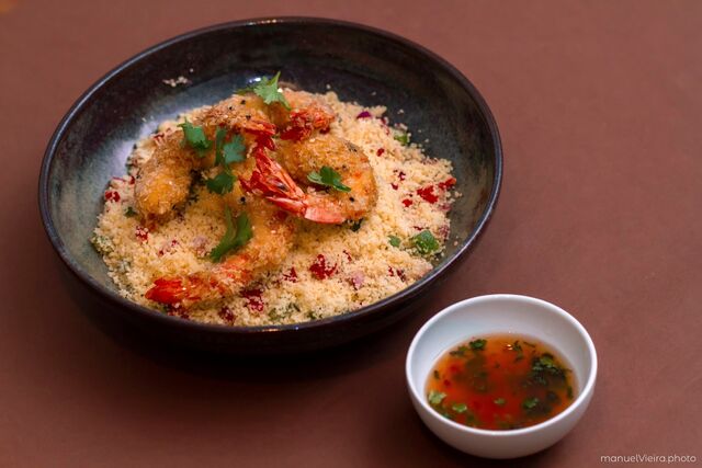 Camarões Crocantes com Couscous