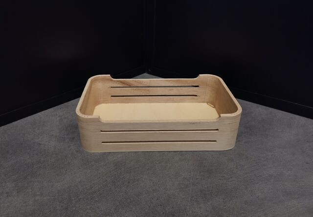 corbeille en bois 27x16x7cm=4€ 