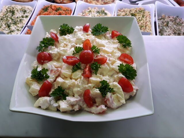 Salade pour un buffet de communion.