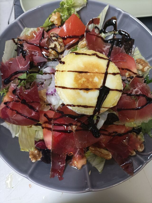 Ensalada de Cecina y Rulo