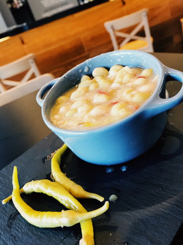 POCHAS A LA NAVARRA CON GUINDILLAS 