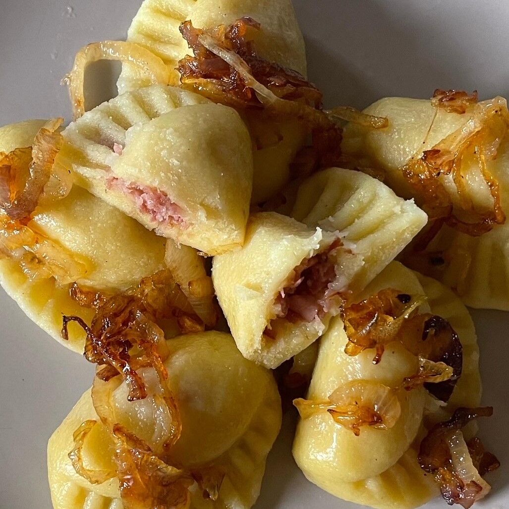 Bramborové pirohy s uzeným masem /420g / 81,-Kč