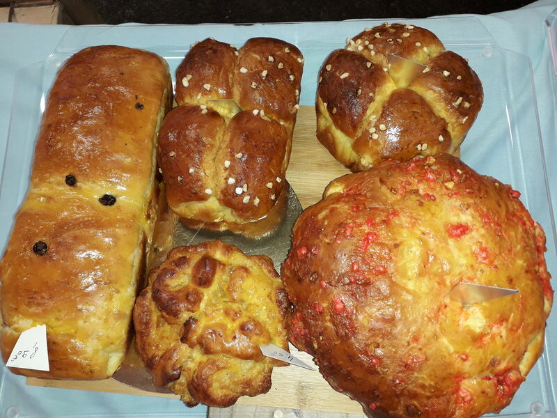 Les brioches
pralines roses 22€/KG
Menton 28€/KG
nature 18€/KG
pépites chocolat 20€/KG
