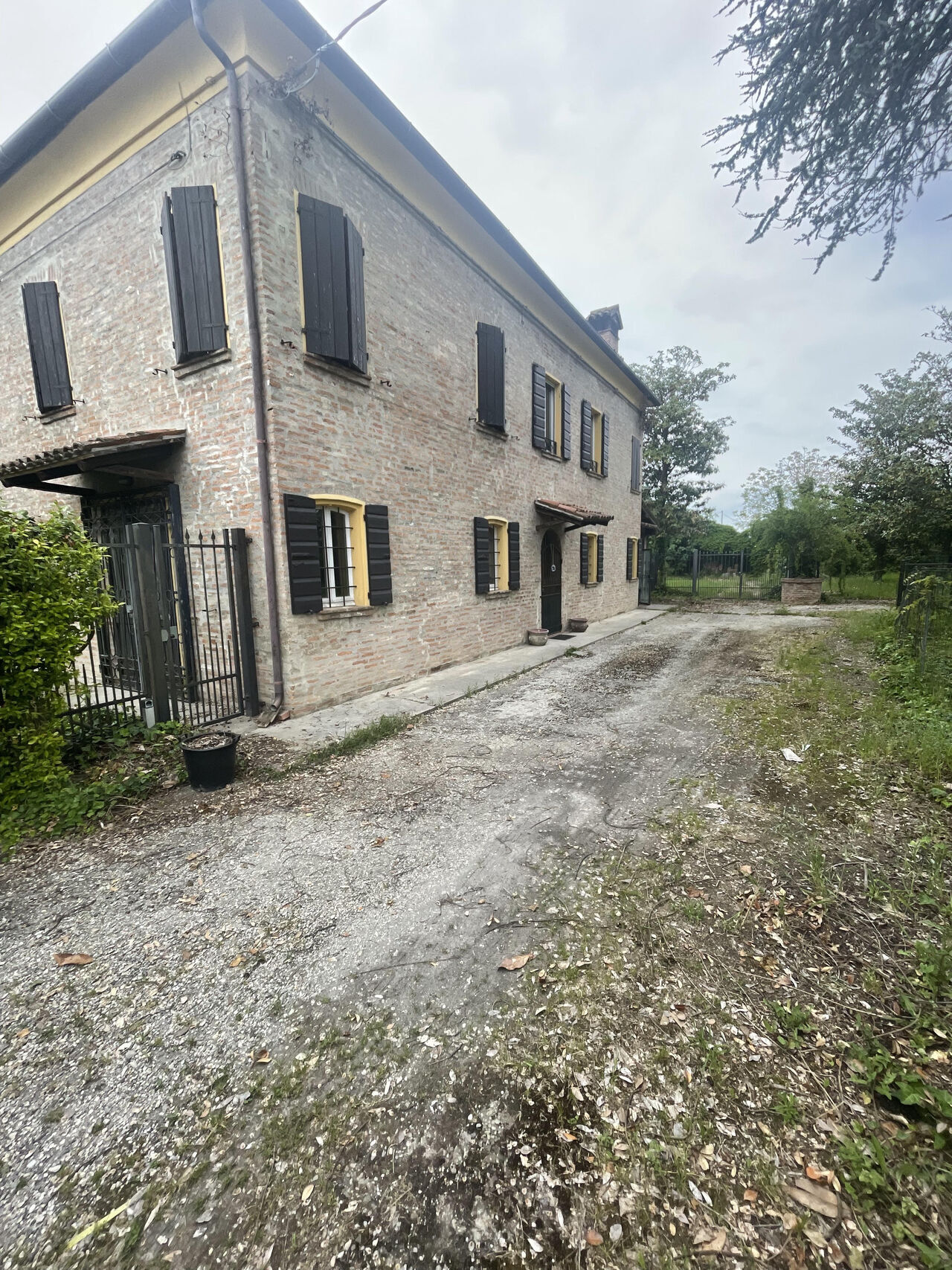 Fronte Casa, area parcheggio