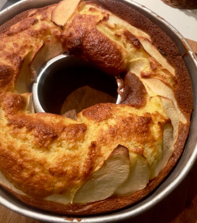 Yogurt Apple Cake