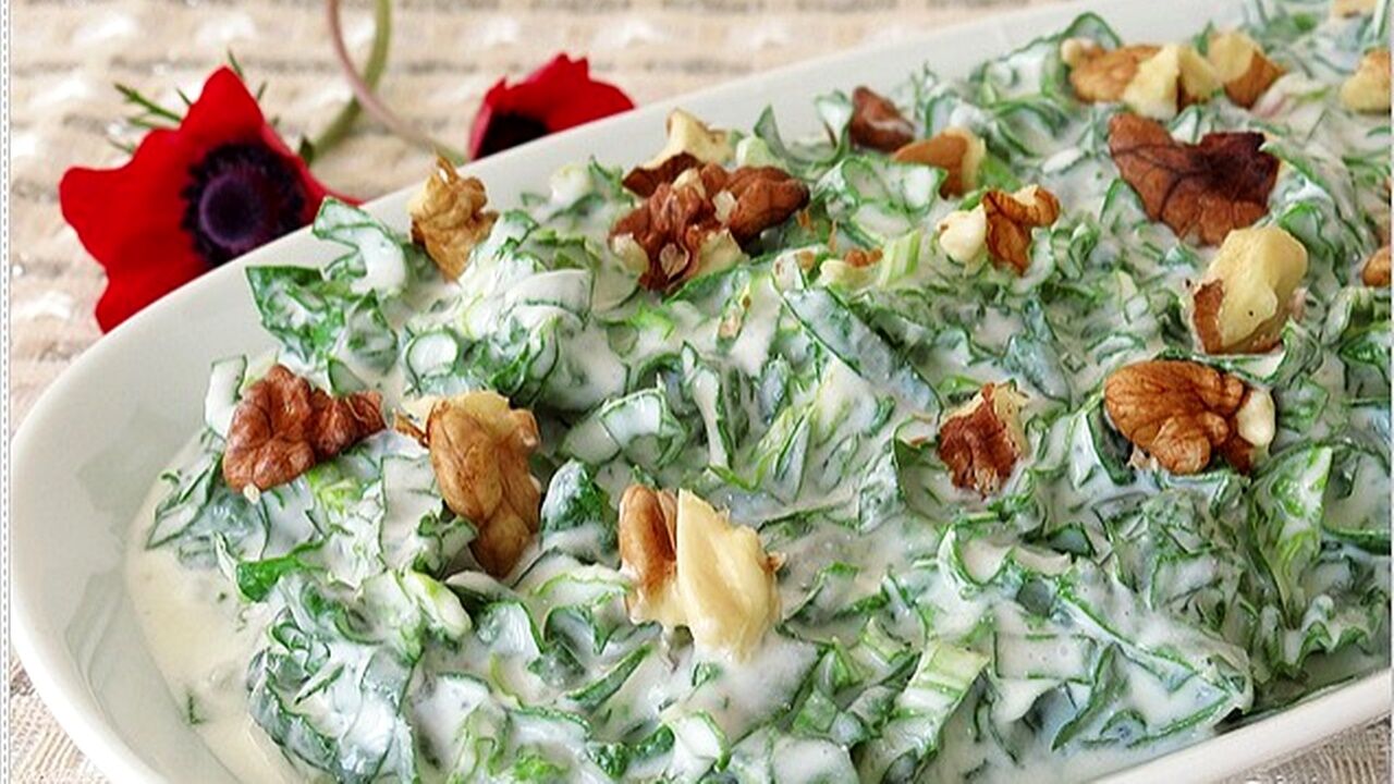 Ispanak Tarator - Spinach with Garlic Sauce