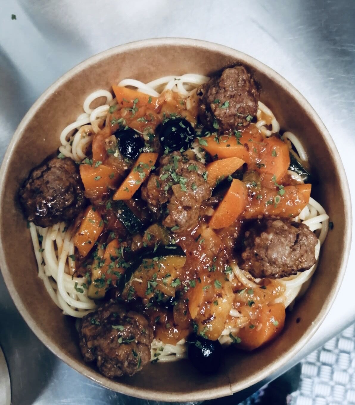 Spaghetti et boulette de bœuf à la napolitaine 