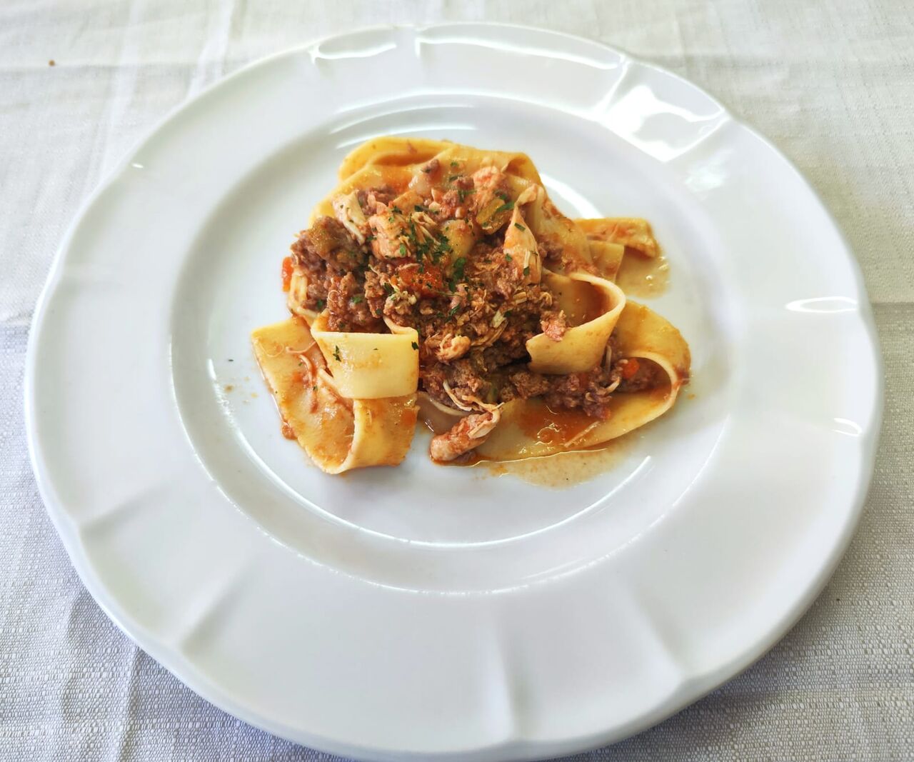 PAPPARDELLE CON RAGÙ ALLE TRE CARNI