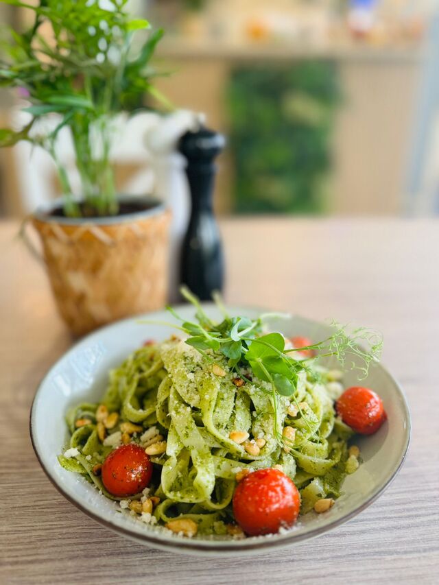 Tagliatelle z pesto bazyliowyn 