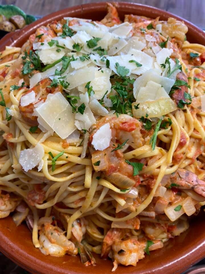 Linguini met scampi arrabbiata