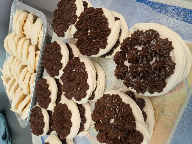 Petits bûcherons meringués ganache chocolat...