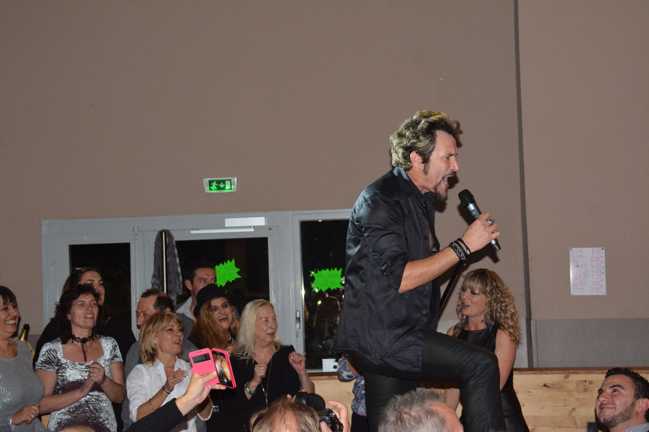 Soirée sosie Johnny Halliday.
Nous faisons venir pour vous des sosies officielles, mike brant, mylène farmer, claude francois,

