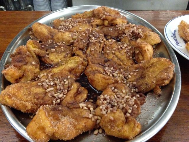 RABANADAS COM VINHO DO PORTO E AMÊNDOA 