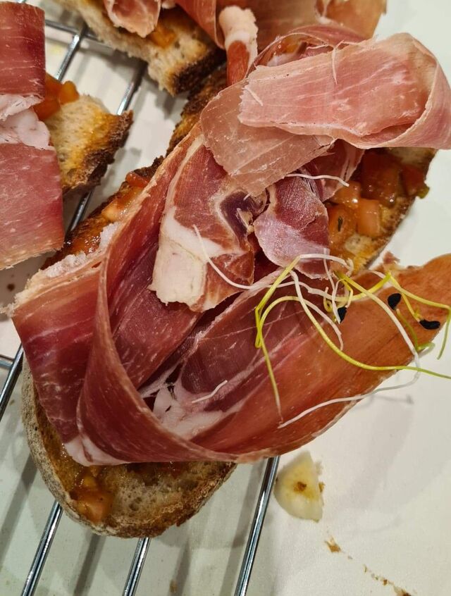 Pan Con Y Jamon