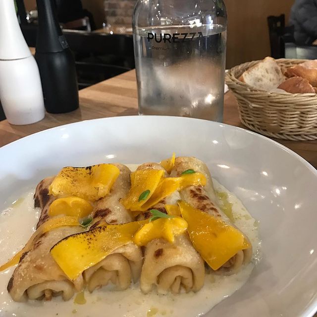Crepe Cannelloni gefüllt mit Kürbis, Mascarpone und Amarettini