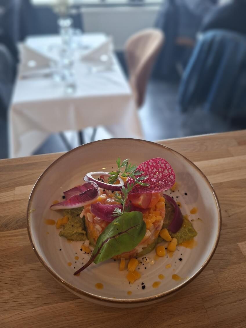 Tartare de saumon mangue guacamole 