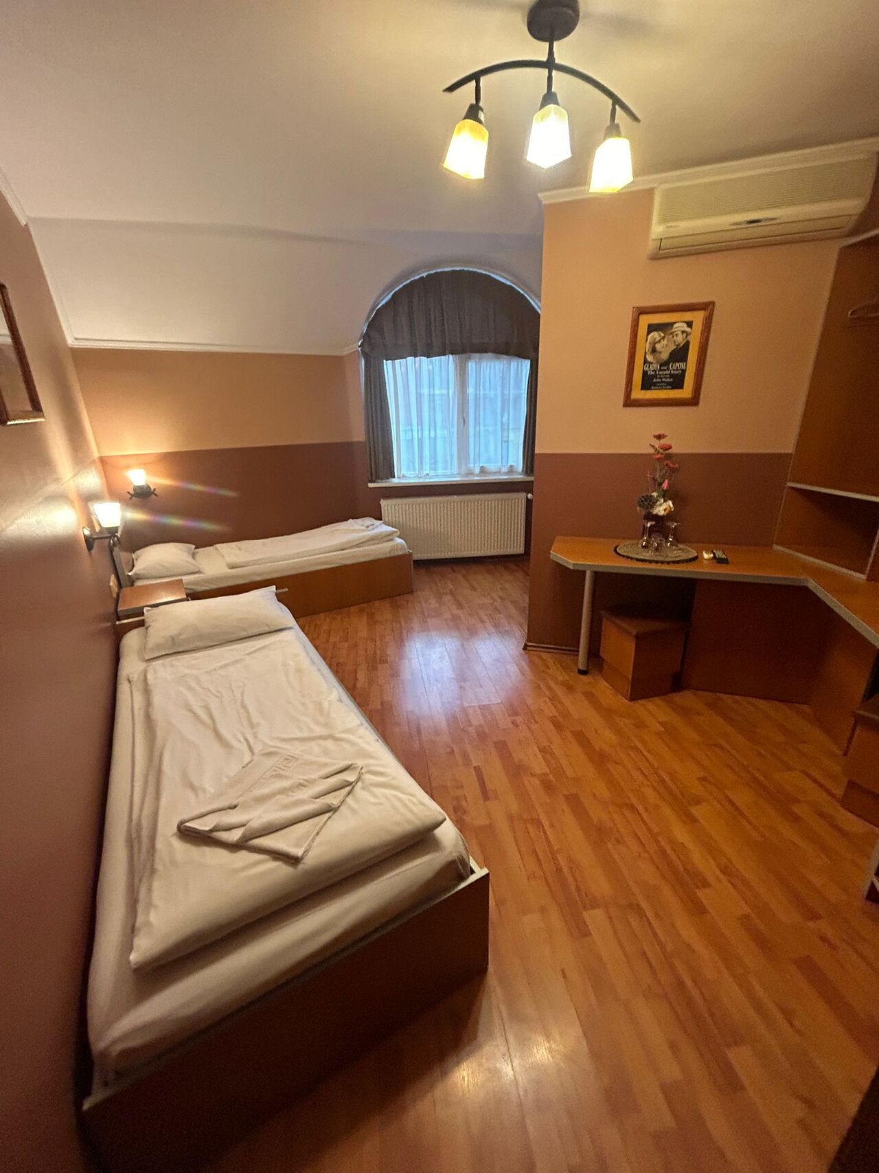 Doua camere cu 3 paturi