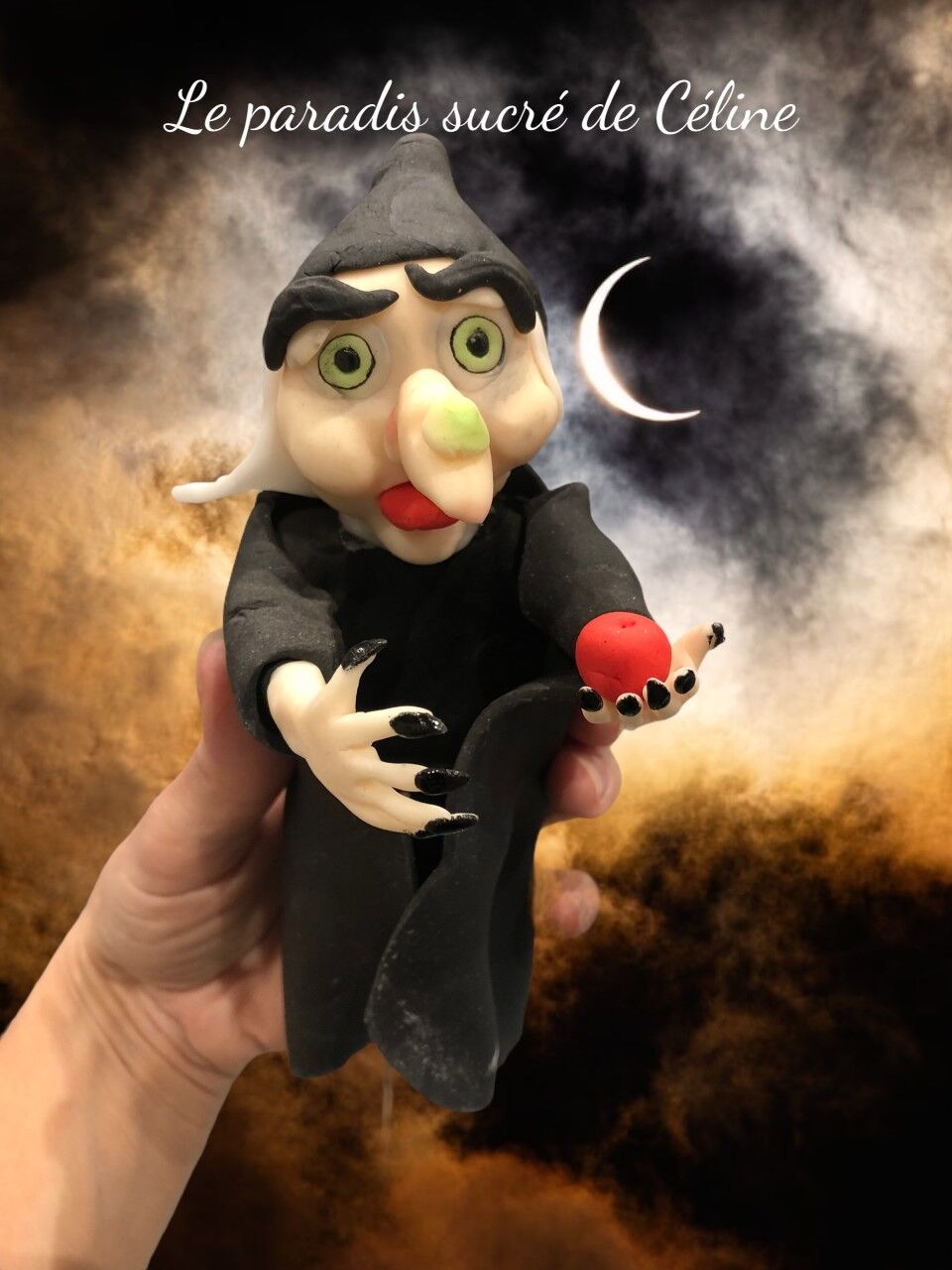 Sorcière en modelage pâte à sucre