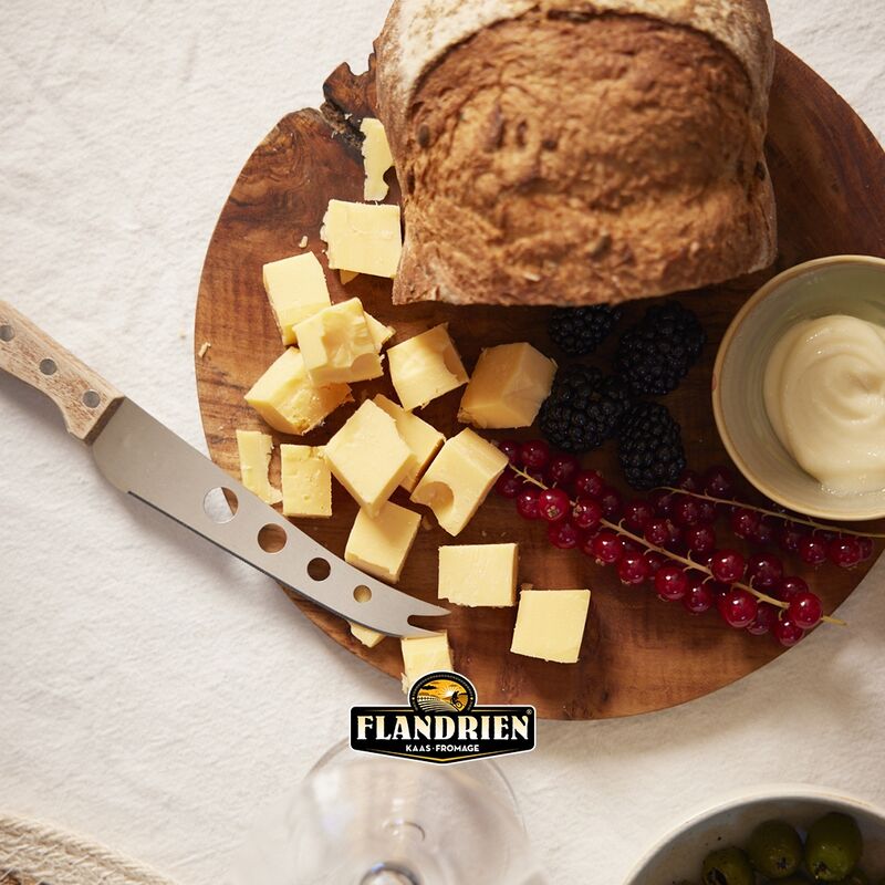 Lekker gerijpte Flandrien. Zowel in snedes of in blokjes.