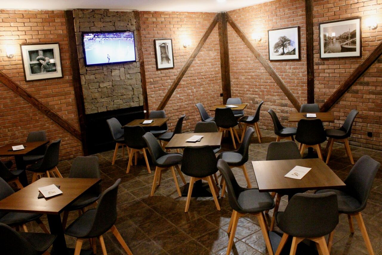 O vinárně více na www.happyzlin.cz