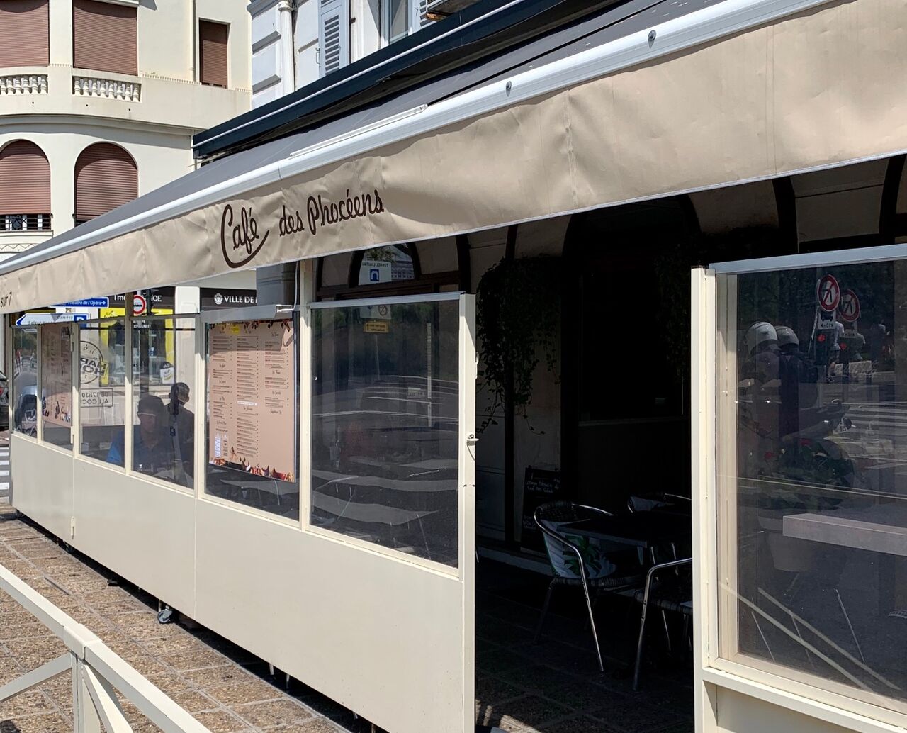 Terrasse côté Max Gallo