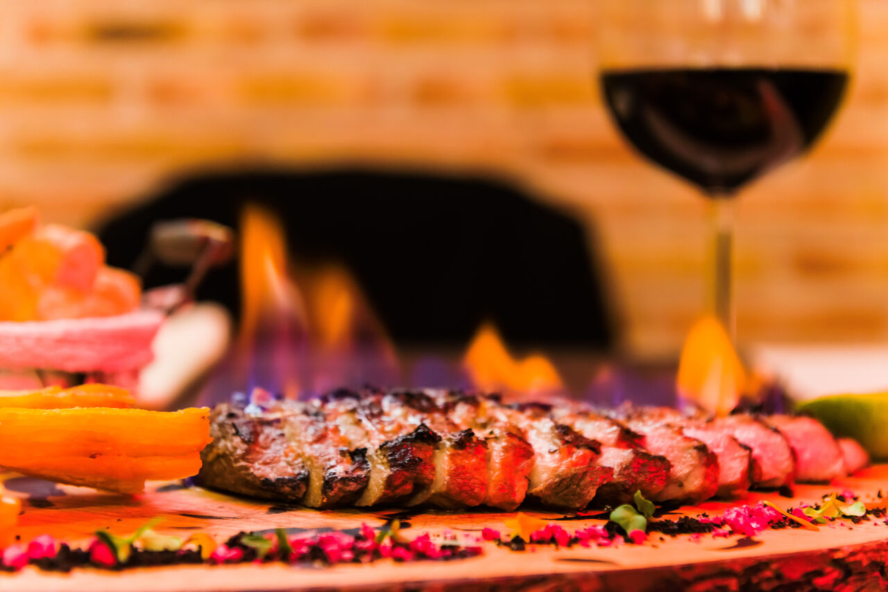 SABROSO, ARDIENTE, NUESTRO SECRETO