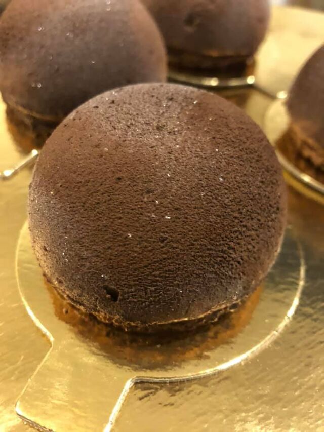 Dômes mousse au chocolat noir et framboise 
