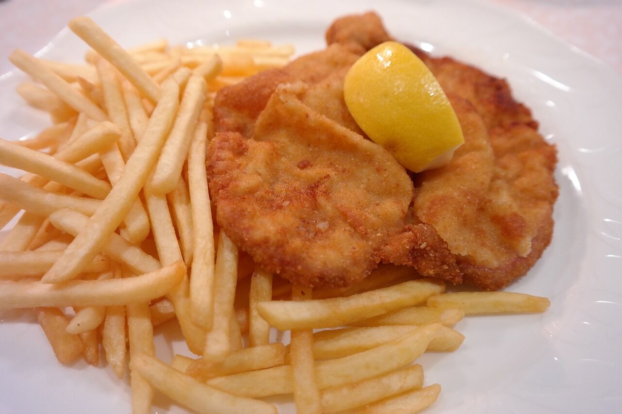 Schnitzel mit Pommes 