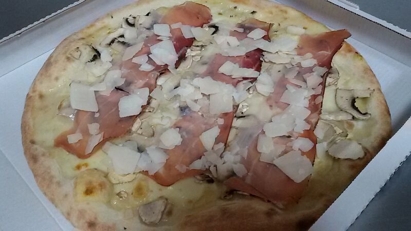 Pizza Svizzera - Sfoglia il menù e scegli la tua preferita