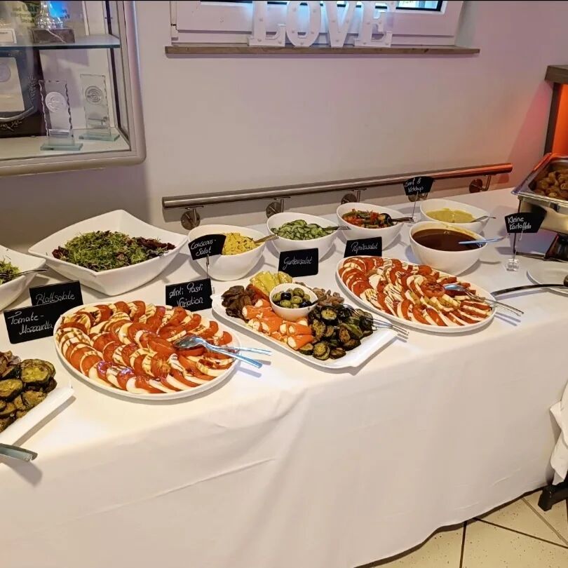 Grillbuffet in der Schützenhalle Steinheim 