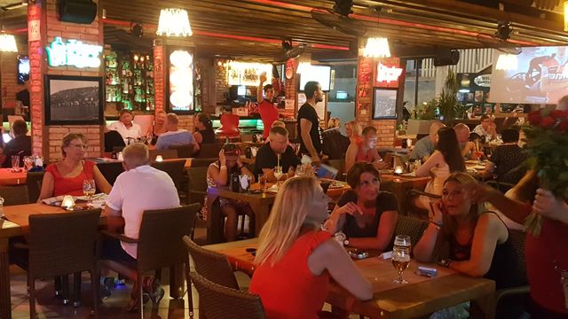 NABOEN RESTAURANT HAS ALL KIND OF FOOD
STEAK PIZZA PASTA SALAD TEX MEX KEBAB SNACK CAKES ICE CREAM
VISIT US. WELCOME 