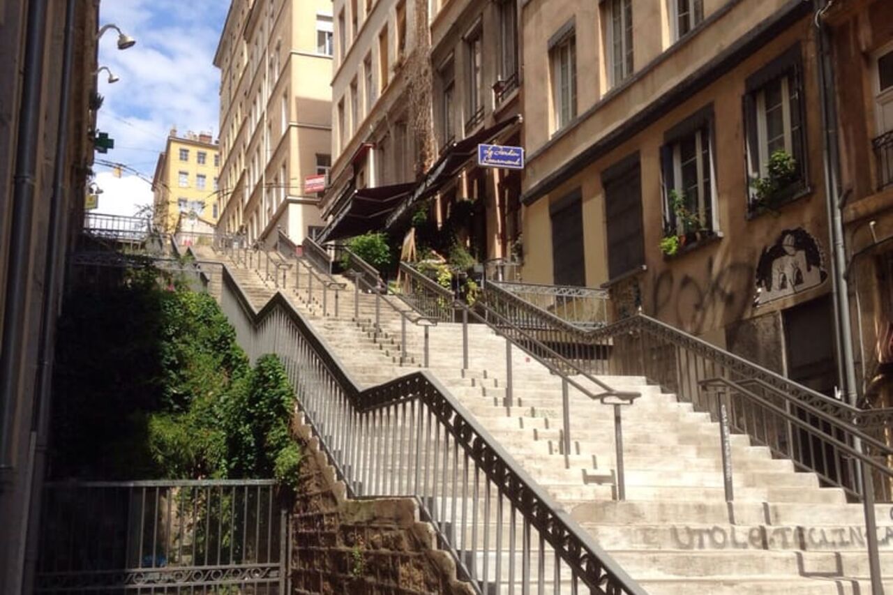 Au détour des marches ...