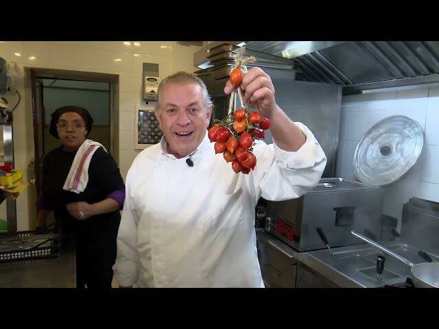 amatriciana e melanzane a funghetti del Graziani Bistrot