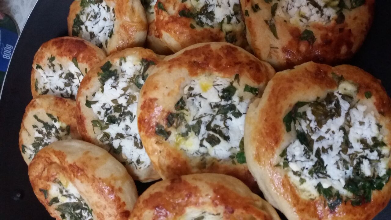 Samboussak fromage fait maison.