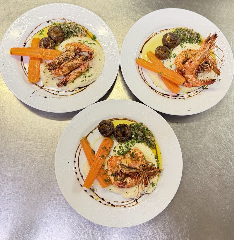 Gambas a la plancha, champignons rôti sauce chimichuri 