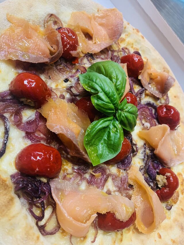 Special settembre
Cipolla di Tropea in agrodolce, peperoncini ripieni e salmone