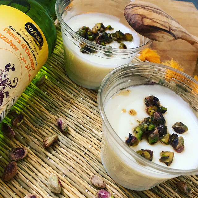 La Palouza est un dessert
Crème de lait à la fleur d’oranger avec des pistache caramélisées...