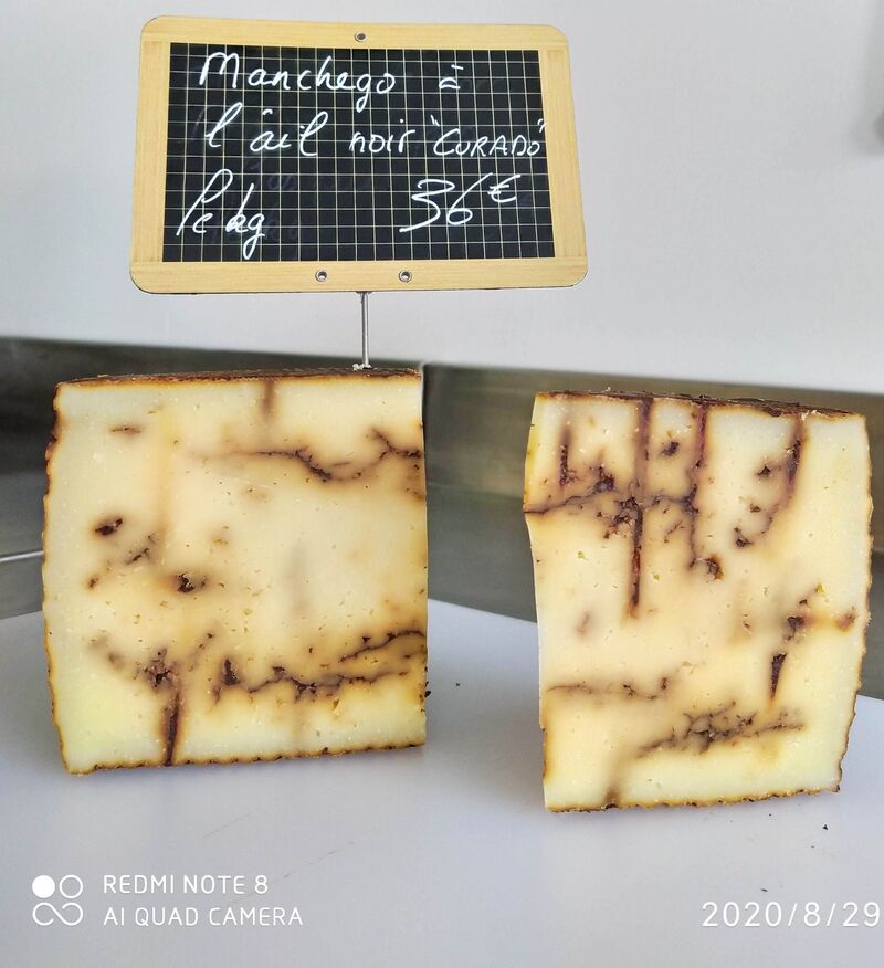 Manchego a l'ail noir