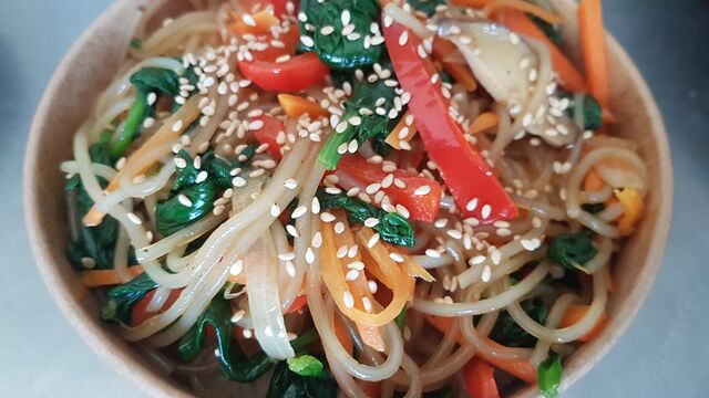 Japchae aux nouilles de patates douces
