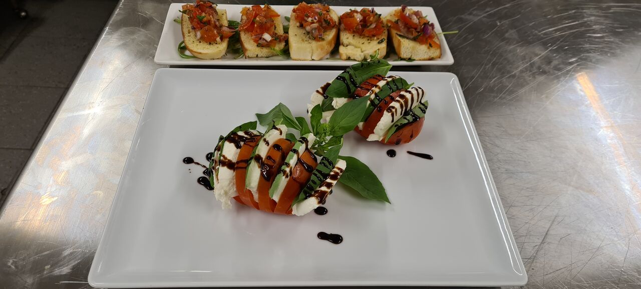 Bruschetta & Mozzarella Caprese
