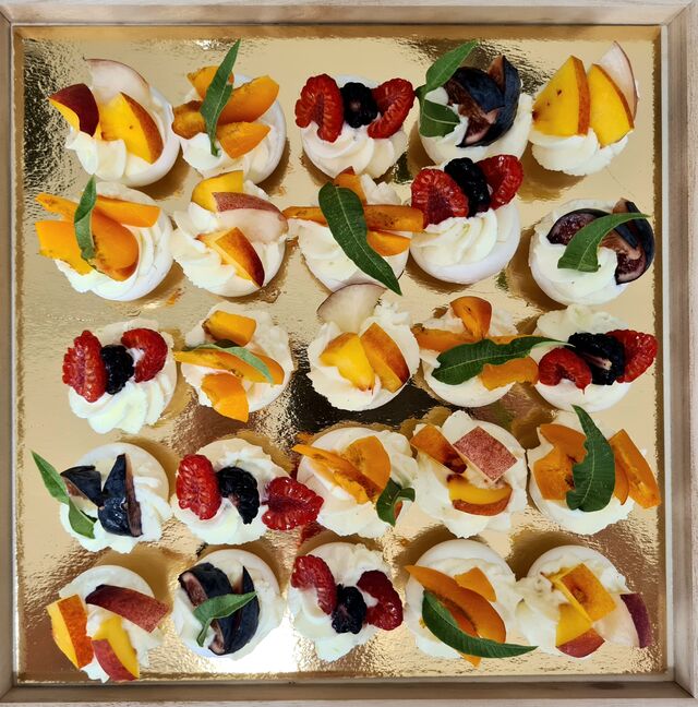 Pavlova mignardises aux fruits