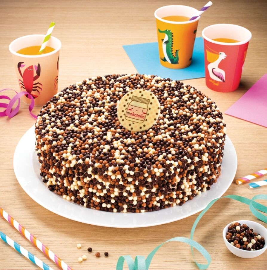 MOKATELLA
Dès 2,49€ la part
Nutella®, Crème Nutella®, génoise nature et billes croustillantes aux 3 chocolats.
