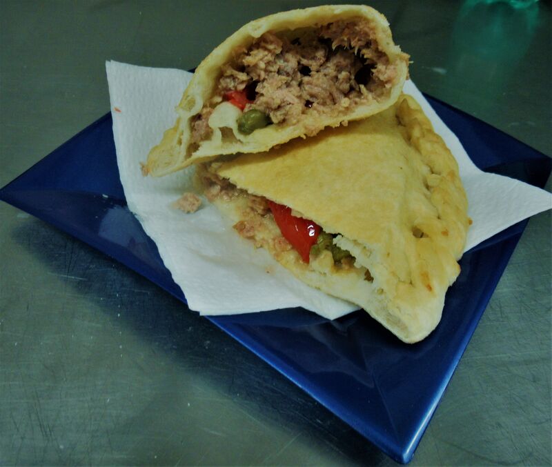 PANZEROTTO TONNO,CAPPERI,PACHINO