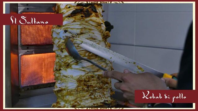 KEBAB DI POLLO
Interamente Preparato Artigianalmente Con Petto Di Pollo