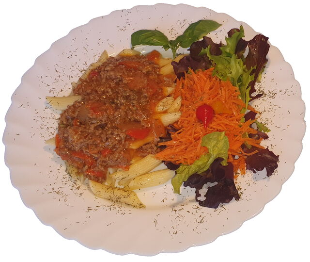 Nudeln mit Letschonese ( Bolognese)