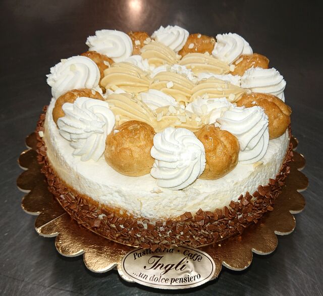 saint honorè con crema allo zabaione